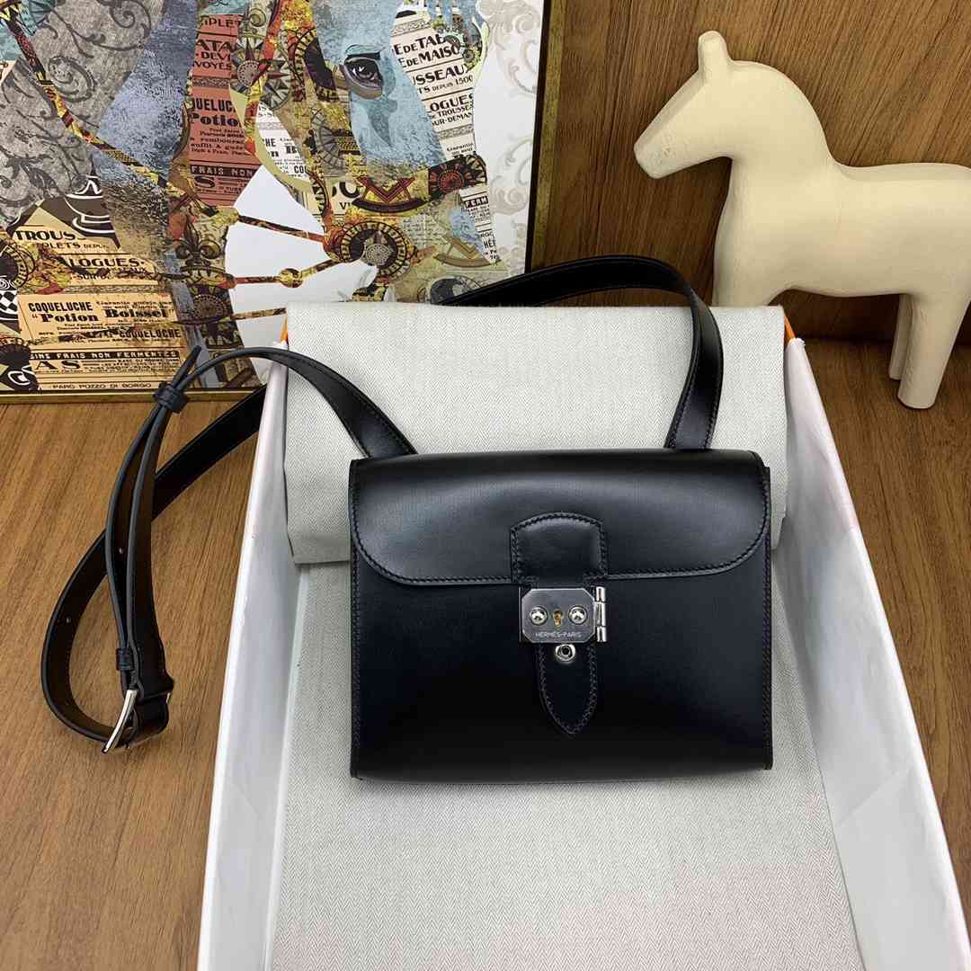 Sac a Depeches 21 box calfskin noir PHD